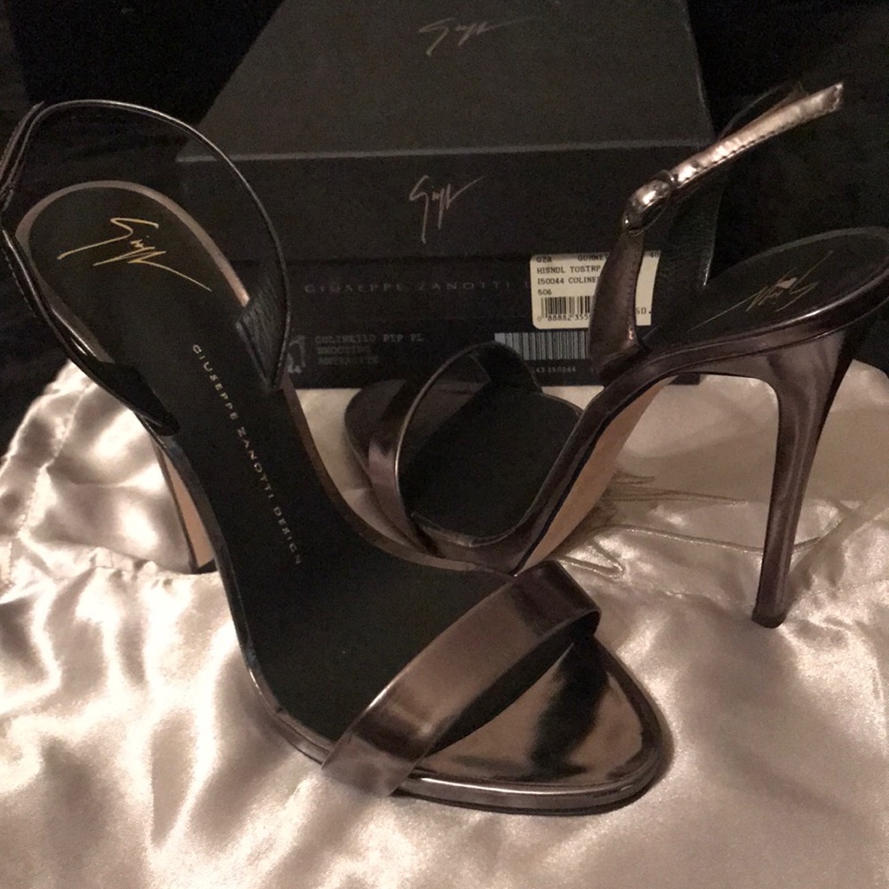Giuseppe Zanotti Gunmetal heel